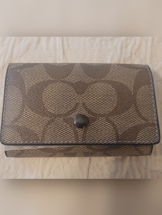 Coach Accessories - Coach Signatue  5 Ring Key Case Brown/Tan